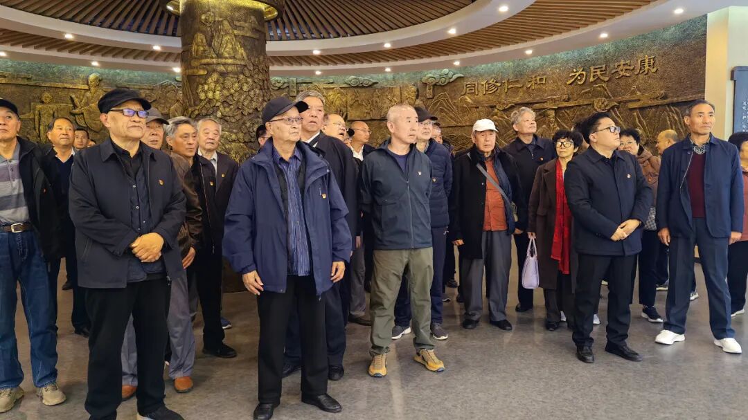 铭记历史守初心 情暖重阳话发展 | 市工信局主题党日活动走进翔宇 铭记历史守初心 情暖重阳话发展 | 市工信局主题党日活动走进翔宇